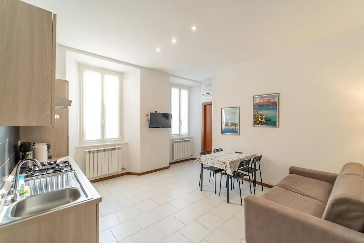 Como City Flat With Ac And Wifi
